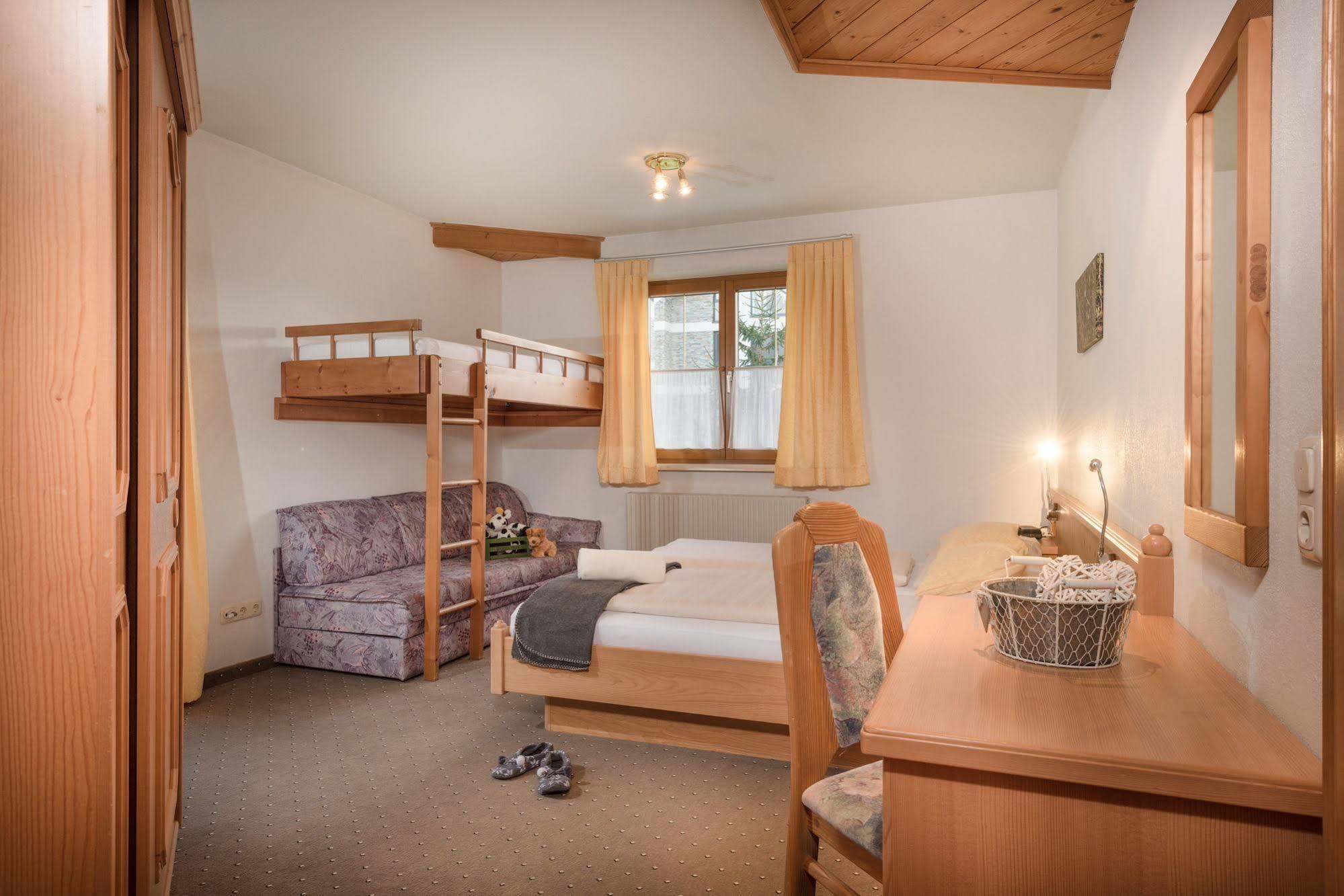 Gaestehaus Gratz - Inklusive Eintritt In Die Alpentherme ดอร์ฟกาชไตน์ ภายนอก รูปภาพ