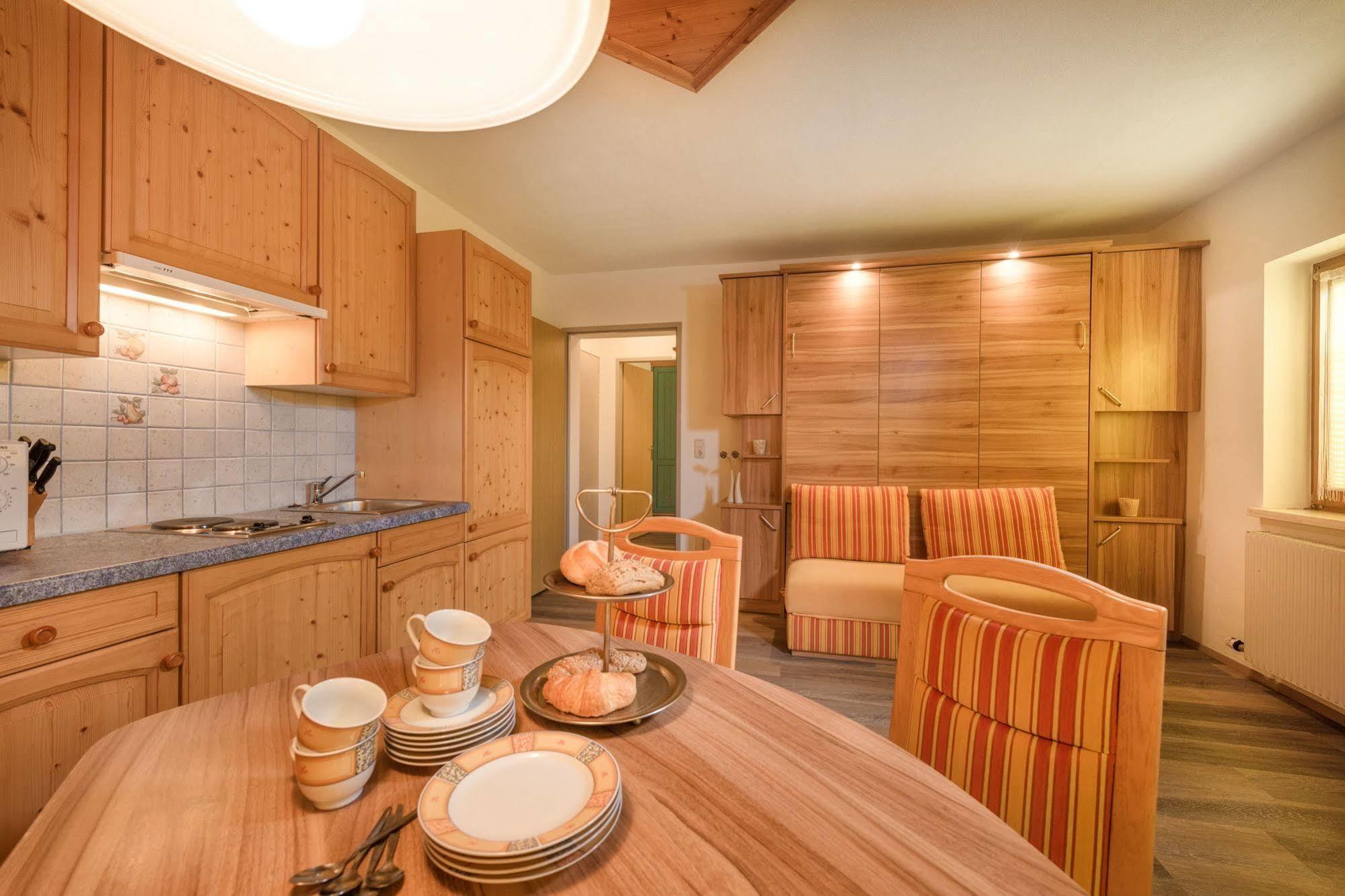Gaestehaus Gratz - Inklusive Eintritt In Die Alpentherme ดอร์ฟกาชไตน์ ภายนอก รูปภาพ